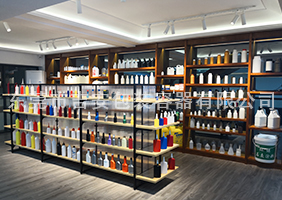 吉安容器二樓膠水瓶、機(jī)油瓶、機(jī)油罐展區(qū)